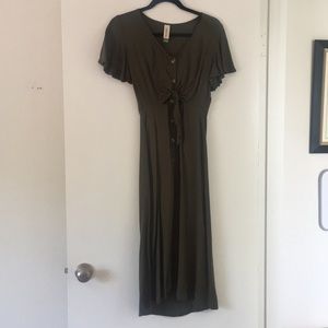 💜Item for $10, 2 for 15$ green Midi dress.
